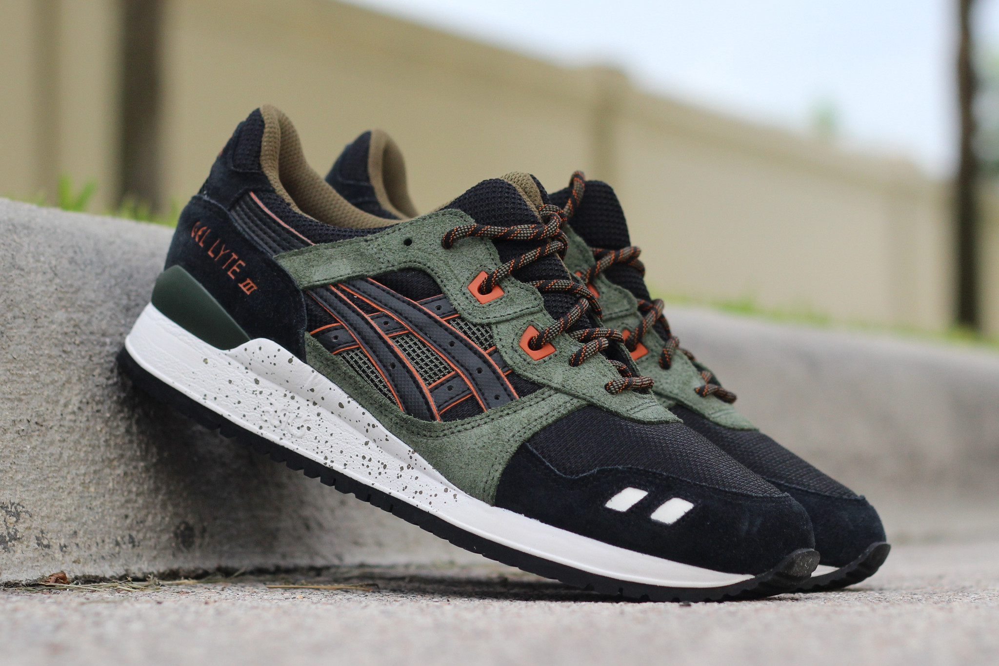 asics homme soldes